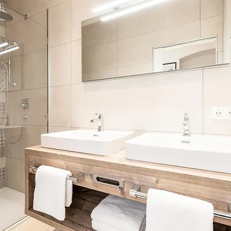 Center-apartment - Grosse Im Stadtzentrum In Perfekter Lage *