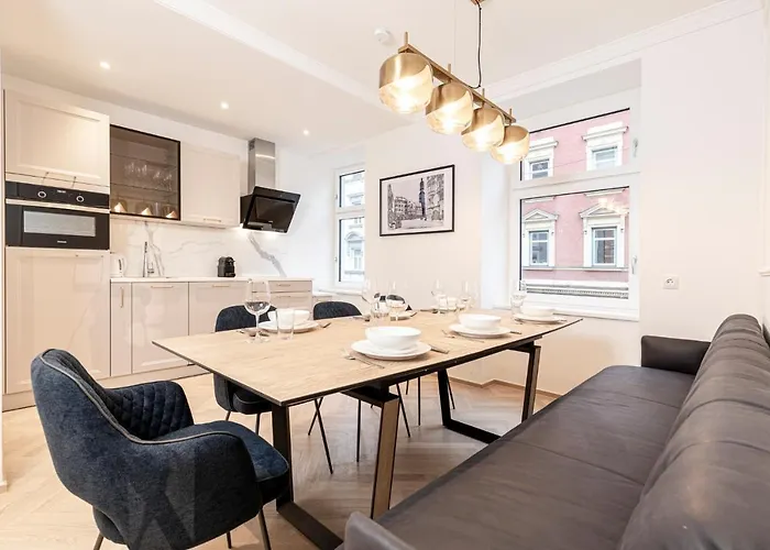 Center-apartment - Grosse Im Stadtzentrum In Perfekter Lage דירה *