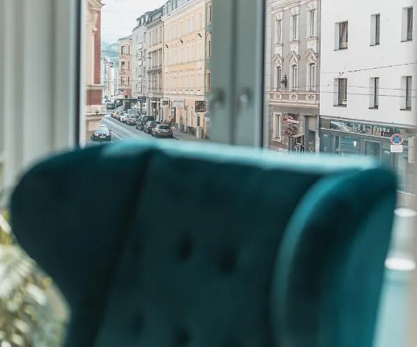 Center-apartment - Grosse Im Stadtzentrum In Perfekter Lage דירה *